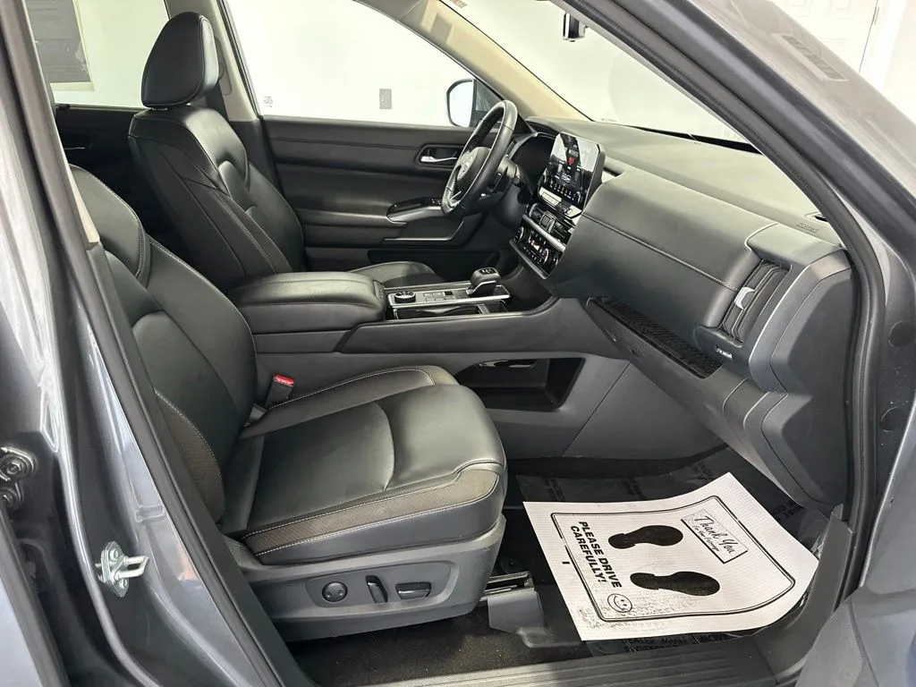 Nissan Pathfinder photo 27