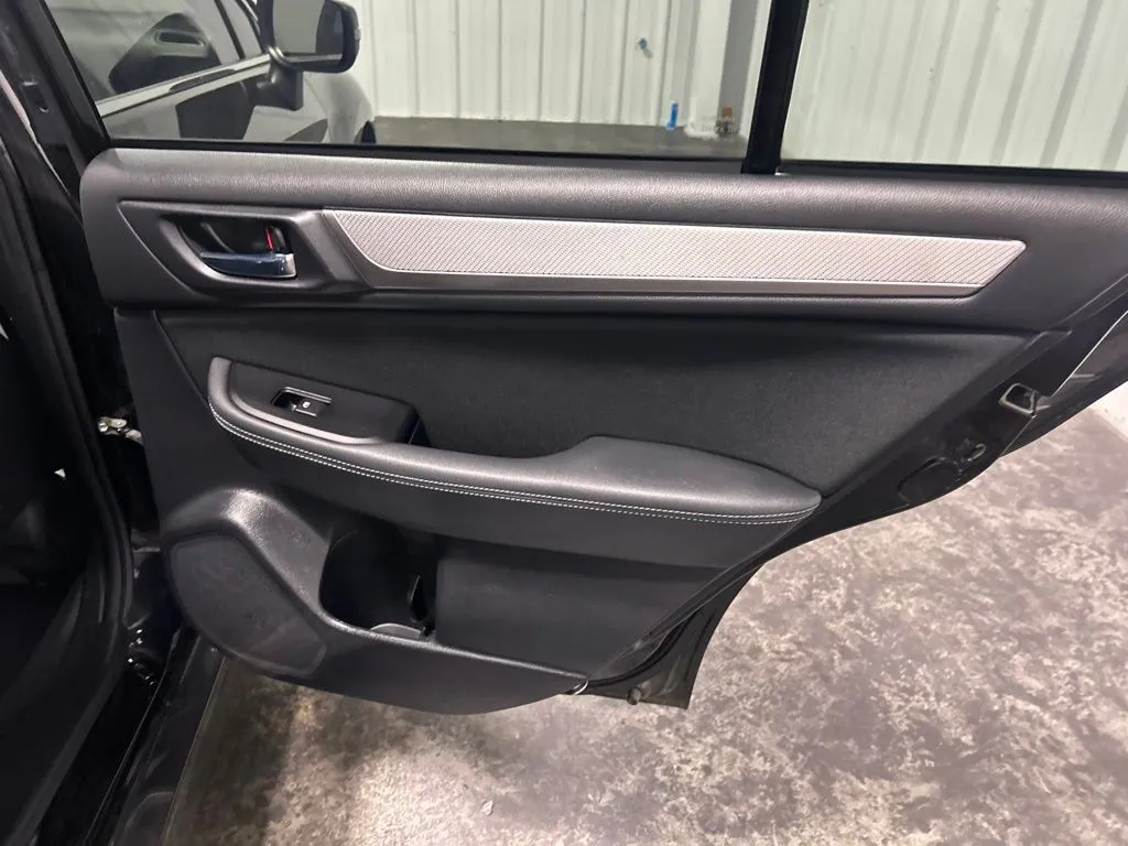 Subaru Legacy photo 24