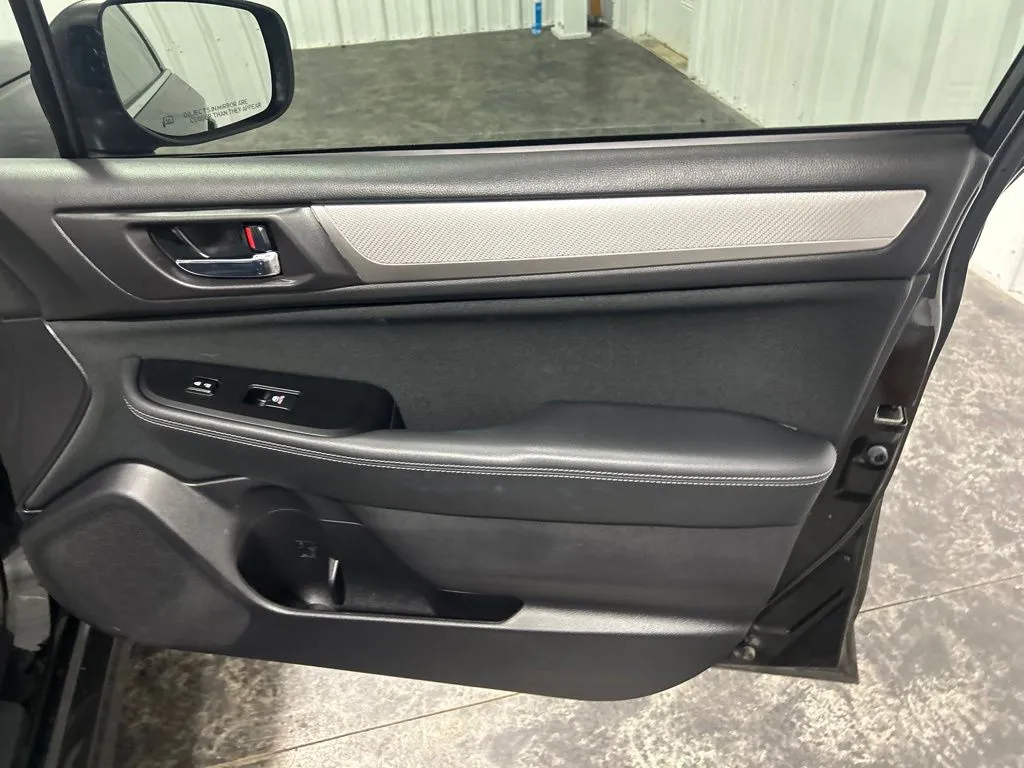 Subaru Legacy photo 22