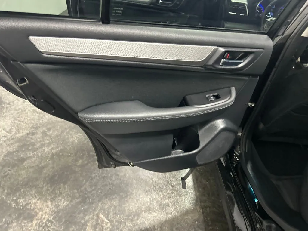 Subaru Legacy photo 20