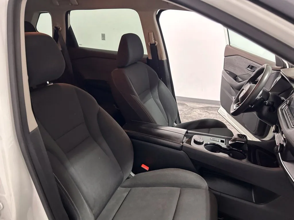 Nissan Rogue photo 19