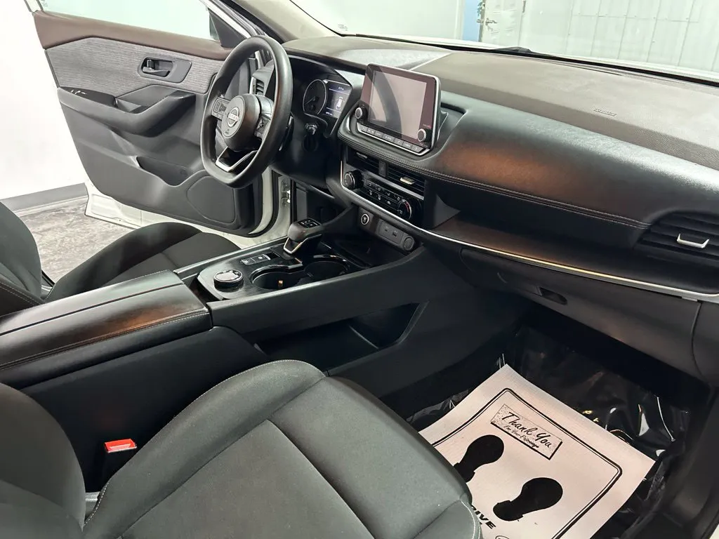 Nissan Rogue photo 18