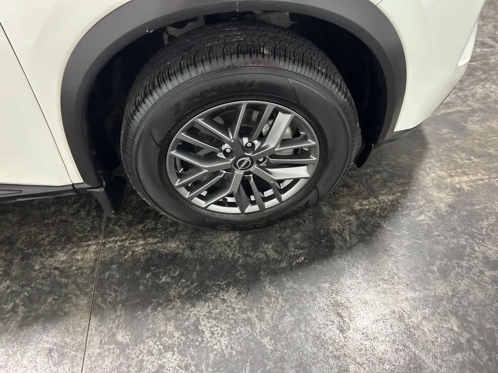 Nissan Rogue photo 10