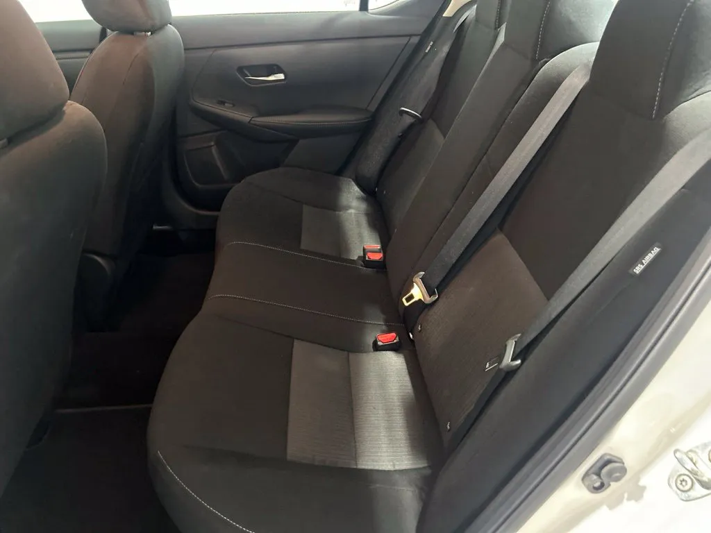 Nissan Sentra photo 15
