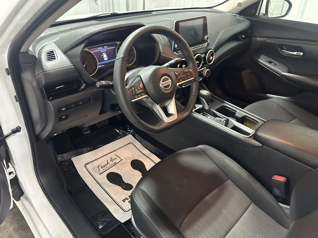 Nissan Sentra photo 12