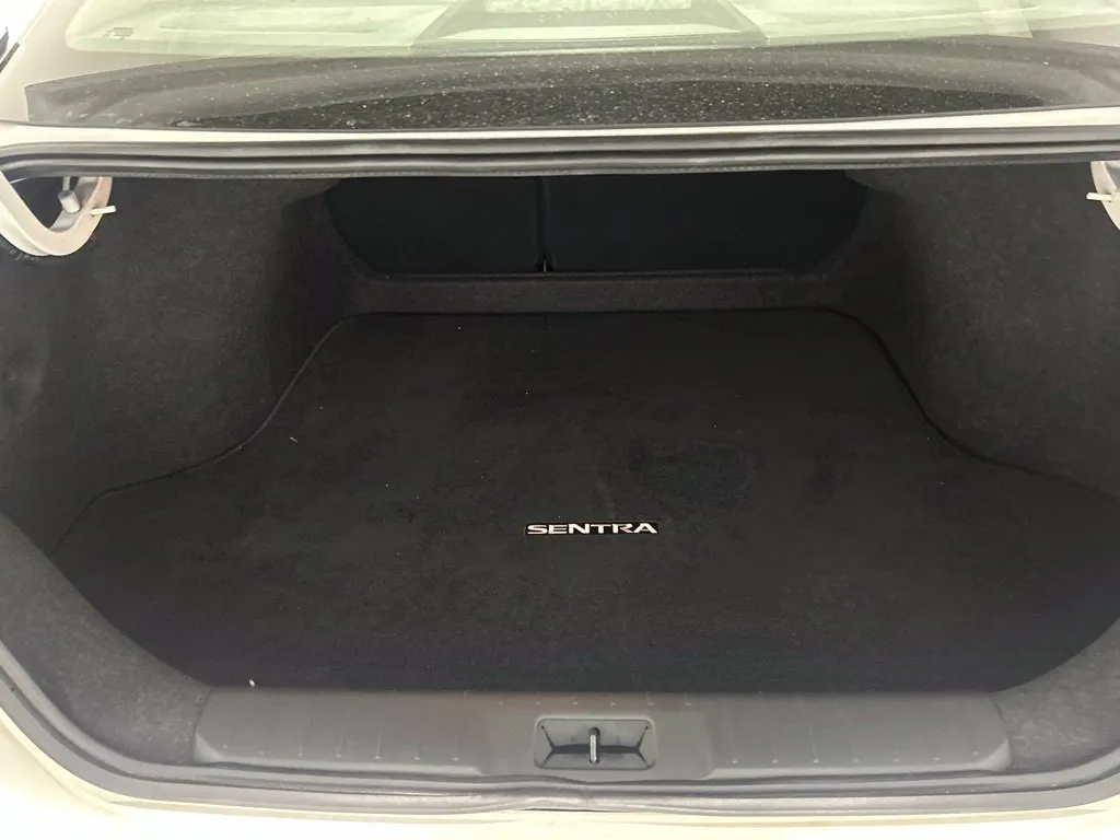 Nissan Sentra photo 22
