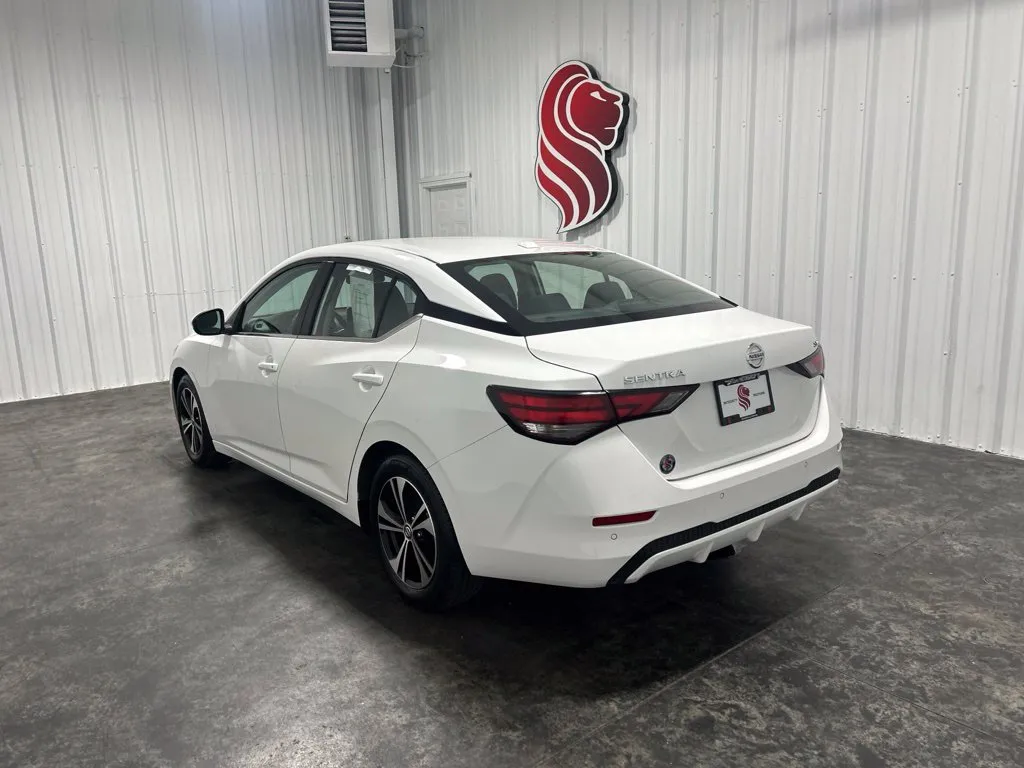 Nissan Sentra photo 2
