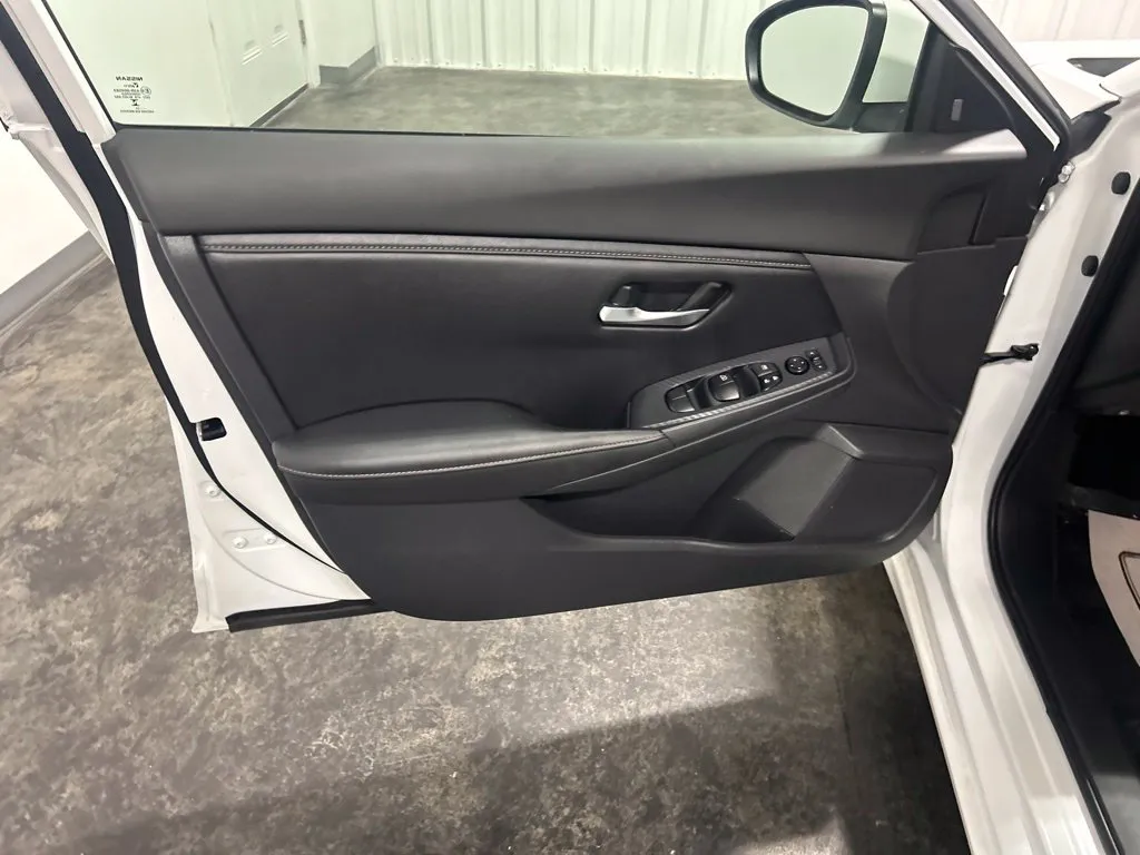 Nissan Sentra photo 14