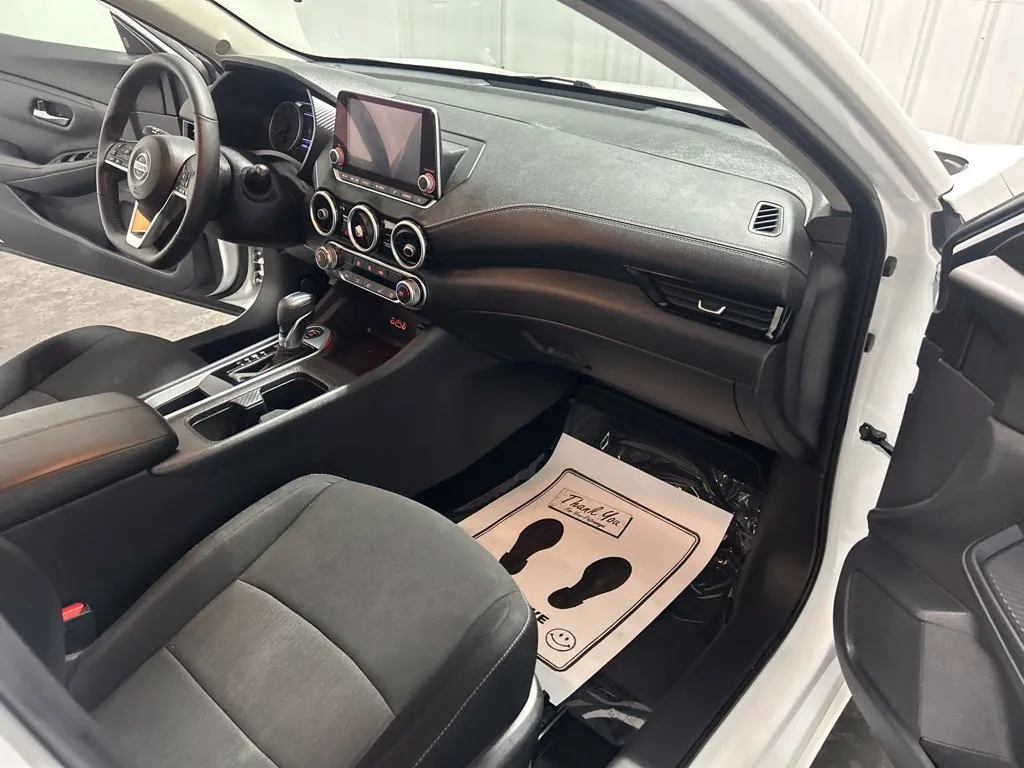 Nissan Sentra photo 17