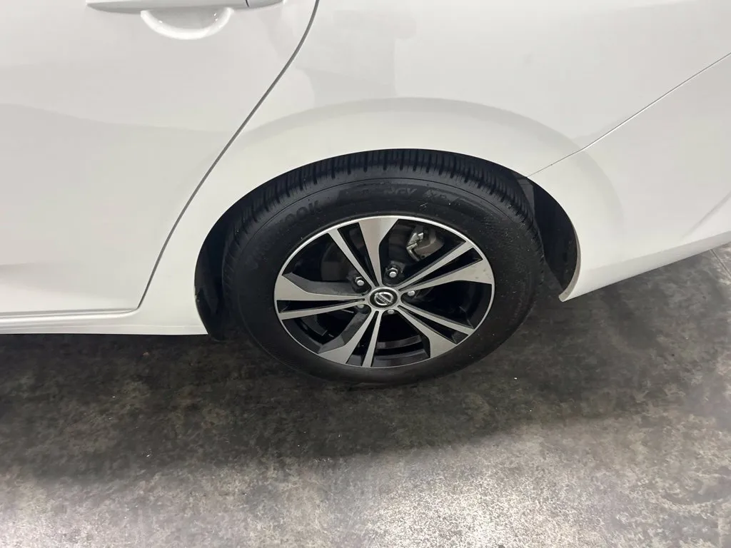 Nissan Sentra photo 8