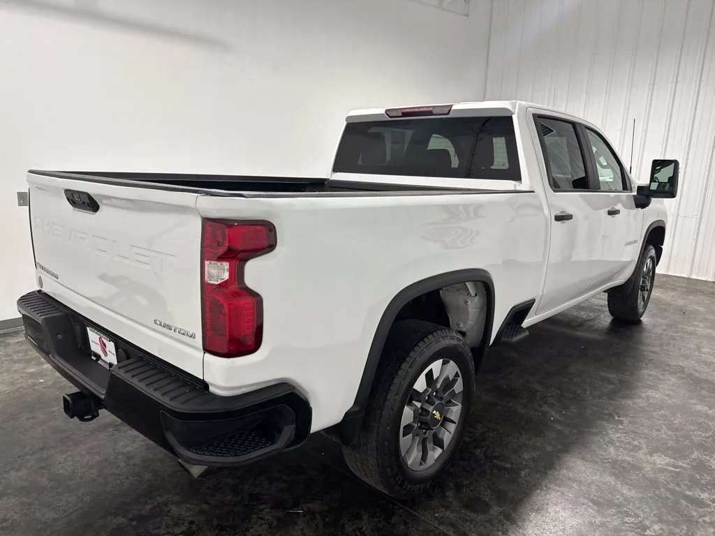 Chevrolet Silverado photo 7
