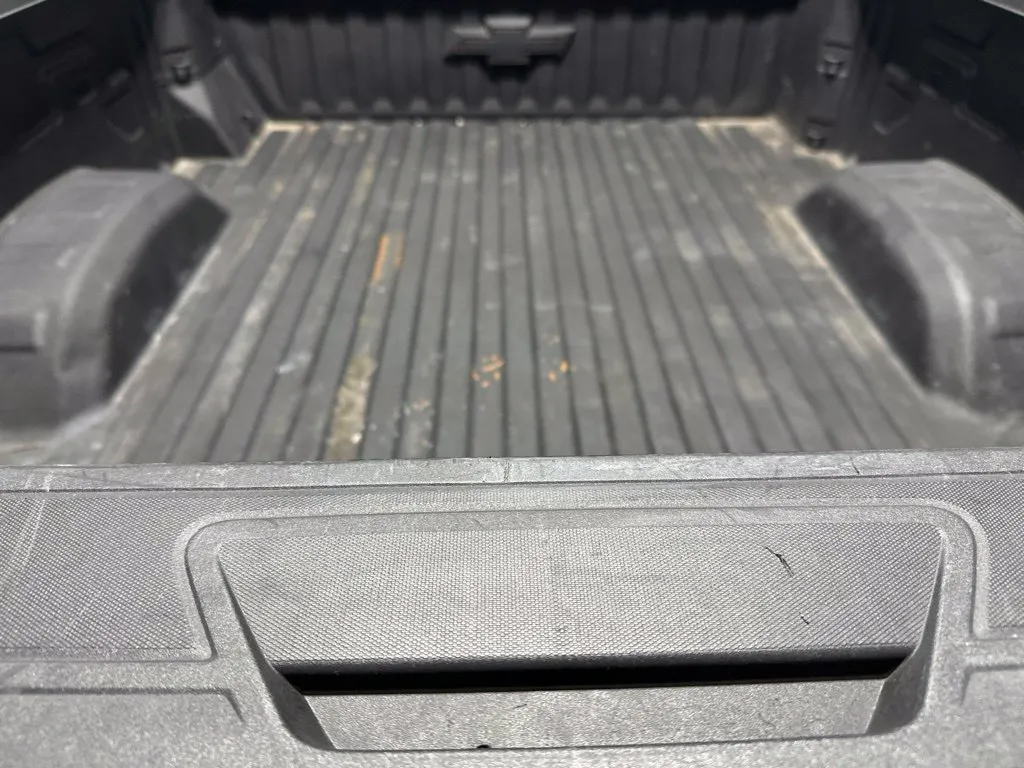 Chevrolet Silverado photo 9
