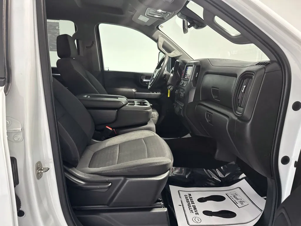 Chevrolet Silverado photo 25
