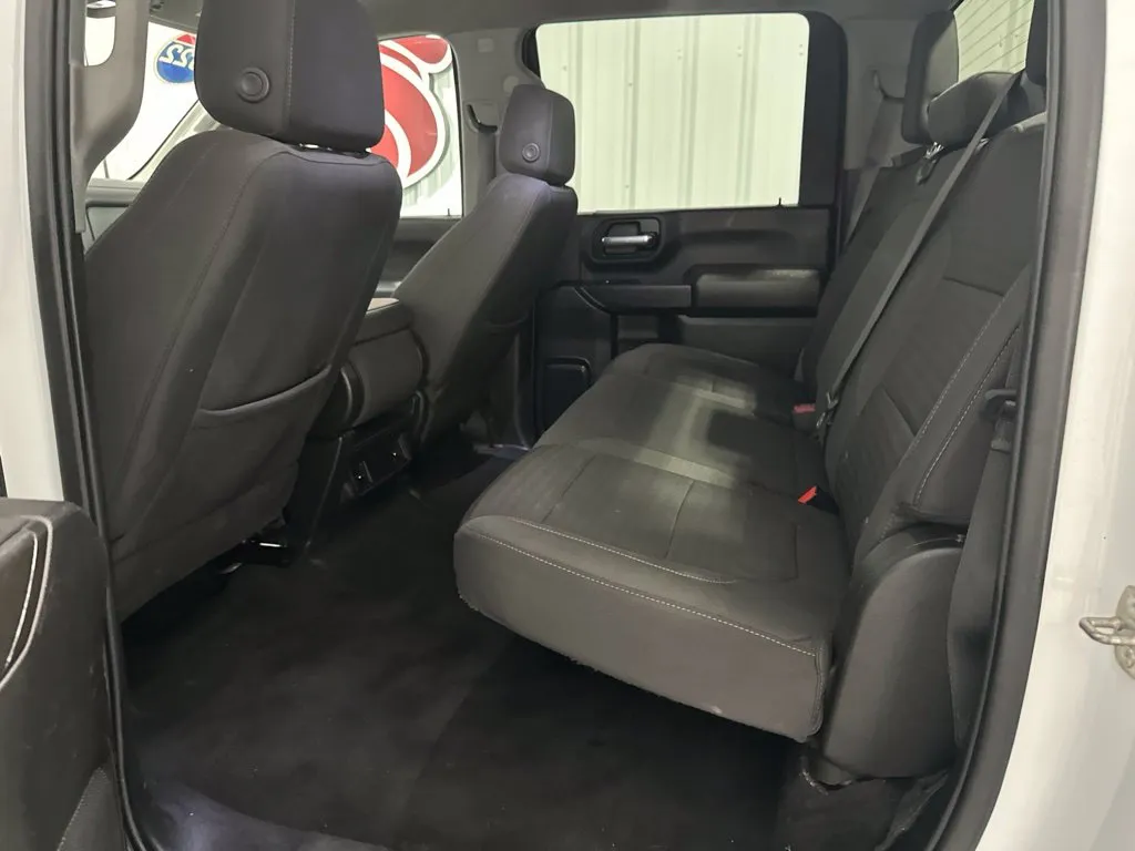 Chevrolet Silverado photo 15
