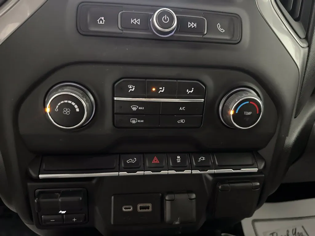 Chevrolet Silverado photo 22