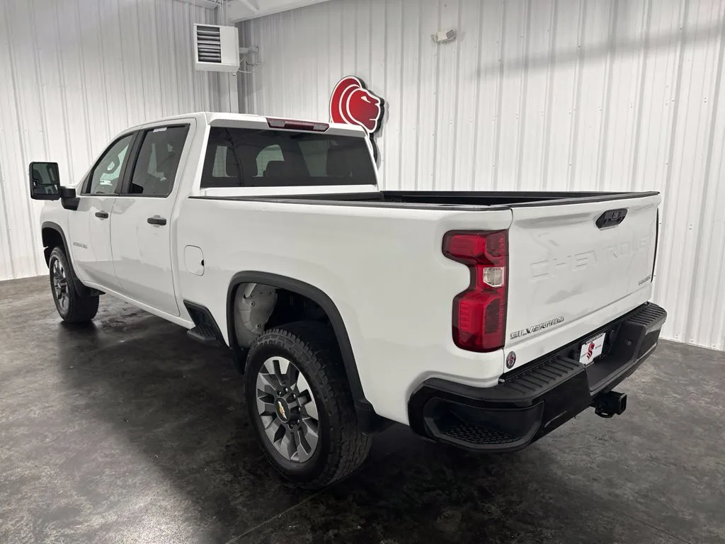 Chevrolet Silverado photo 10