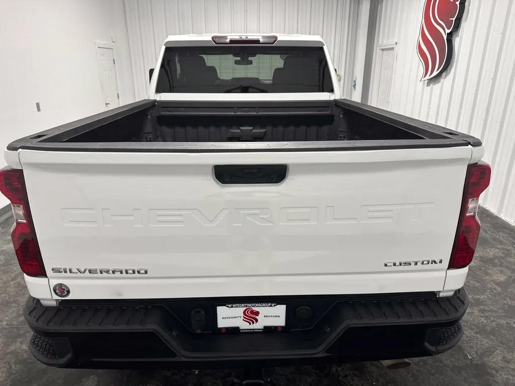 Chevrolet Silverado photo 8