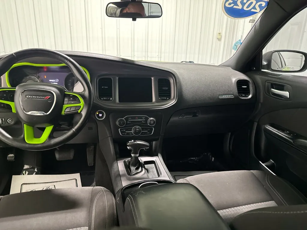Dodge Charger photo 13