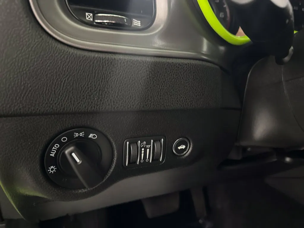 Dodge Charger photo 15