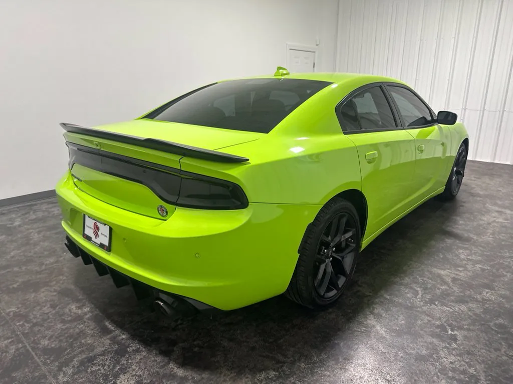 Dodge Charger photo 6