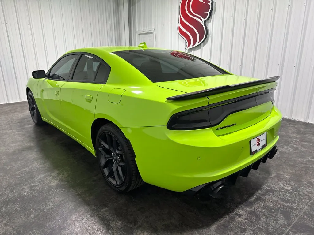 Dodge Charger photo 8