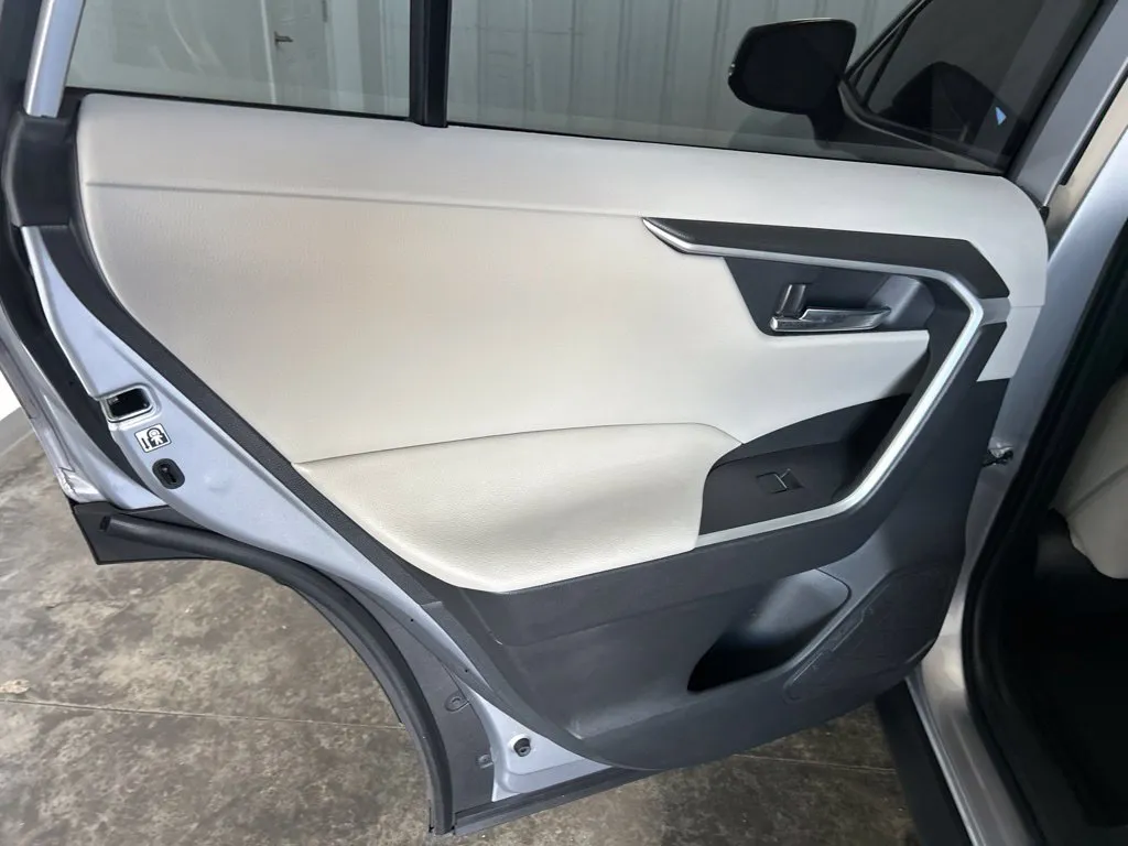 Toyota RAV4 photo 12