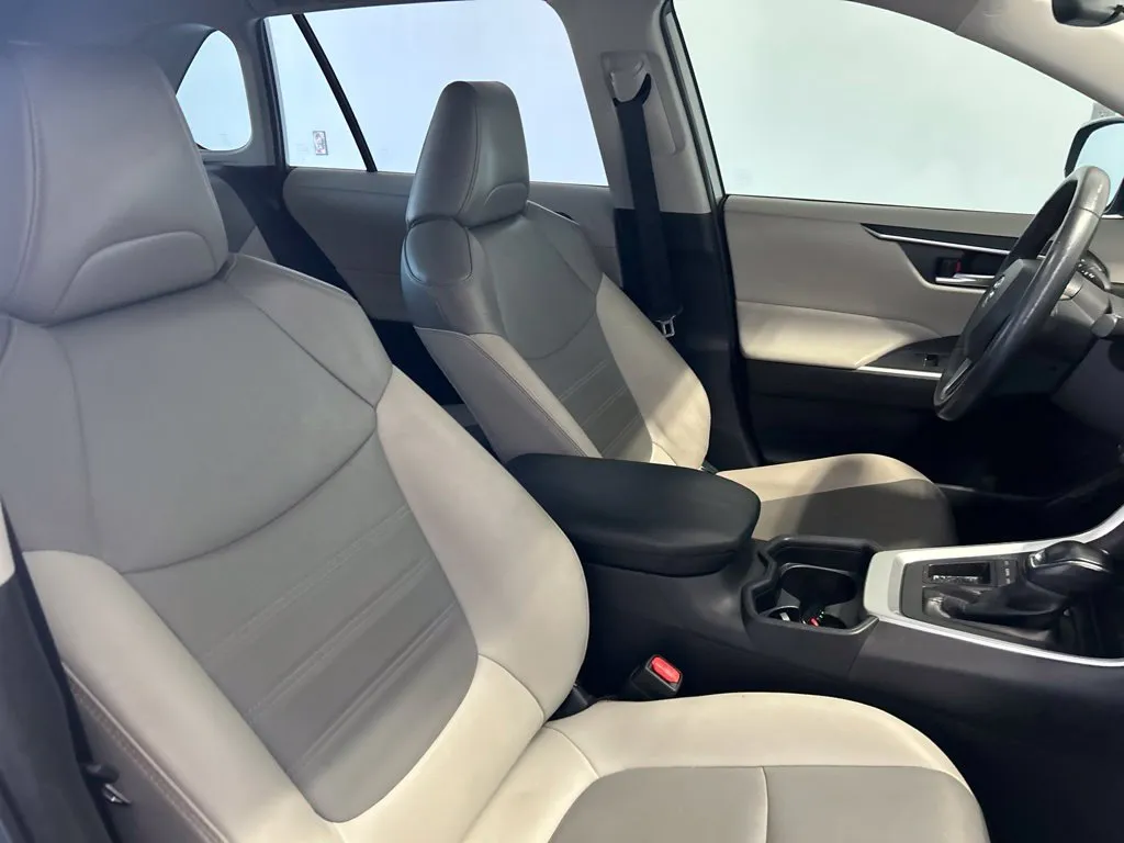 Toyota RAV4 photo 16