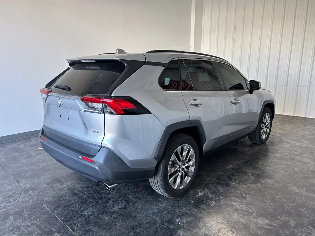 Toyota RAV4 photo 4