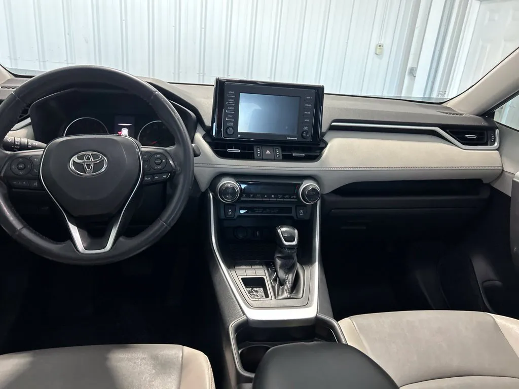 Toyota RAV4 photo 13
