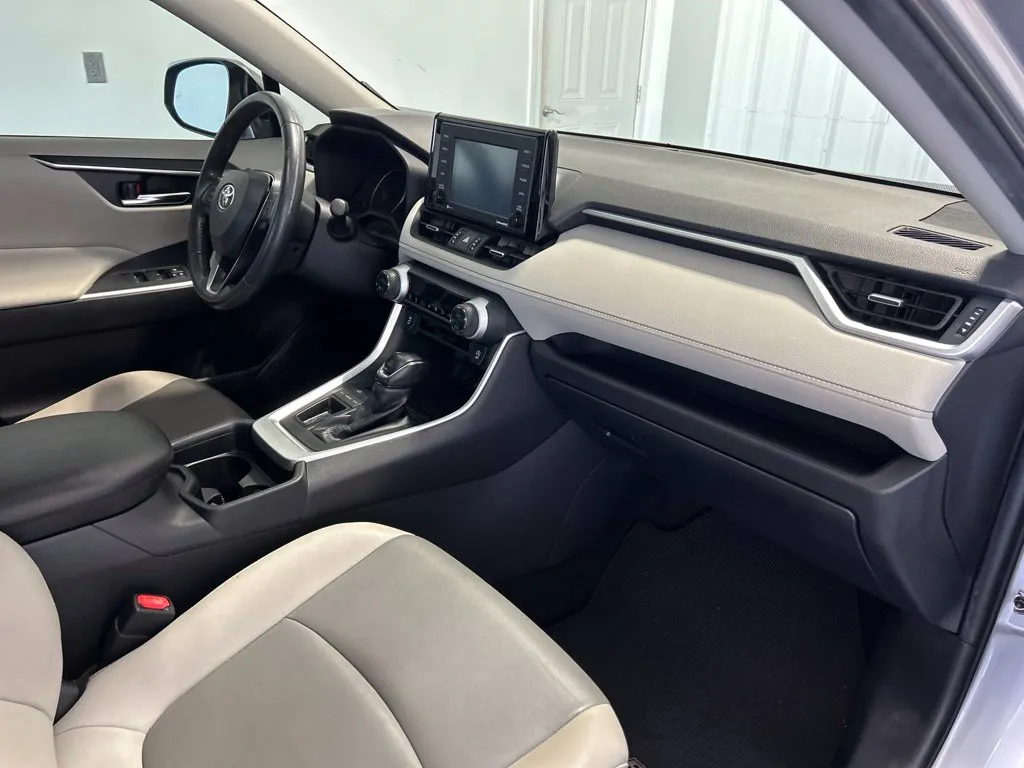 Toyota RAV4 photo 15