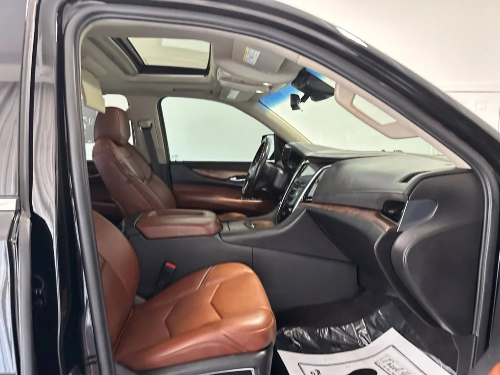 Cadillac Escalade photo 31