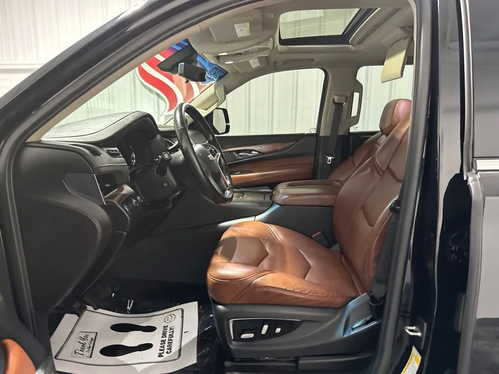 Cadillac Escalade photo 13