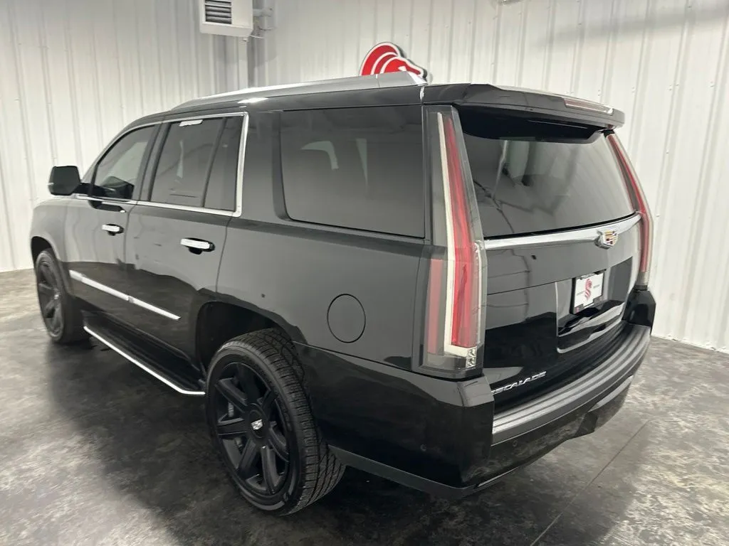 Cadillac Escalade photo 8