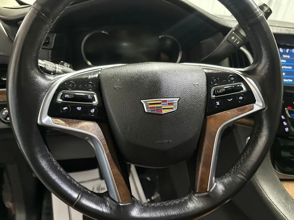 Cadillac Escalade photo 16