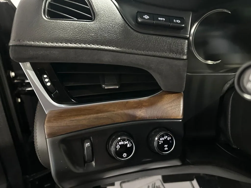 Cadillac Escalade photo 15