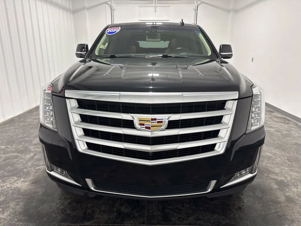 Cadillac Escalade photo 2