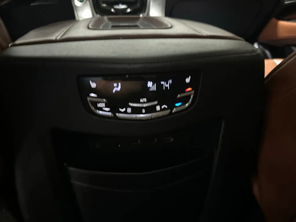 Cadillac Escalade photo 26