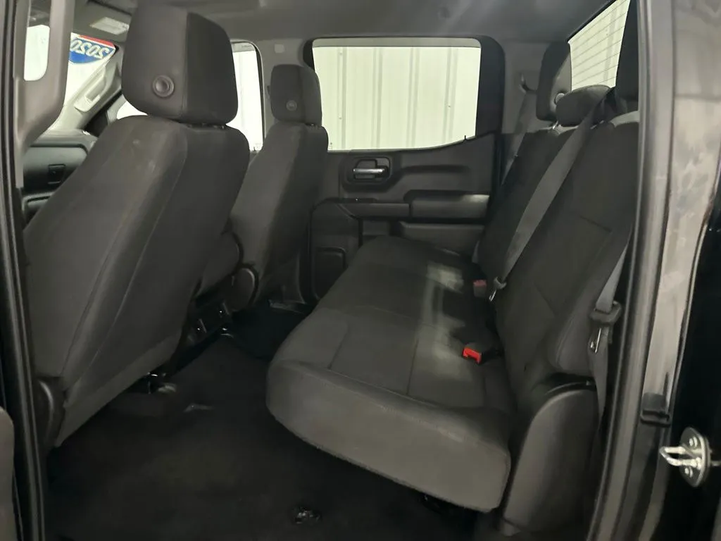 Chevrolet Silverado photo 15