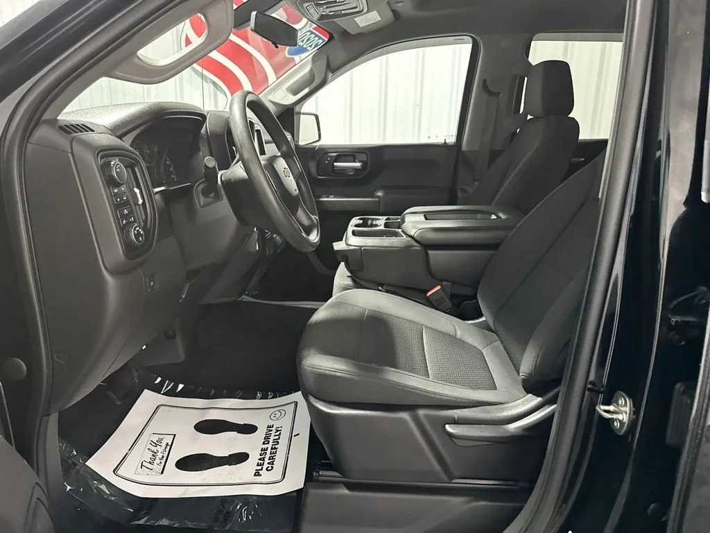 Chevrolet Silverado photo 13