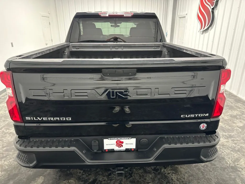 Chevrolet Silverado photo 7