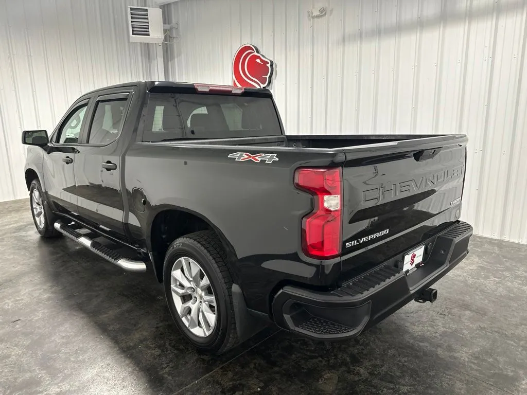 Chevrolet Silverado photo 9