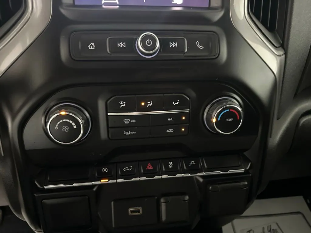 Chevrolet Silverado photo 20