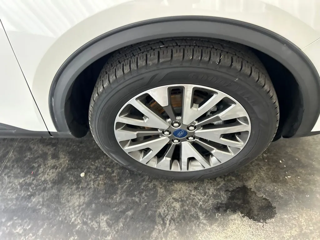 Ford Escape photo 11
