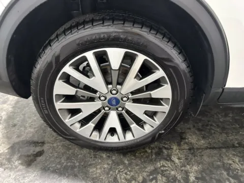 More photos of 2020 Ford Escape Hybrid Titanium at Integrity Motors Group, IN