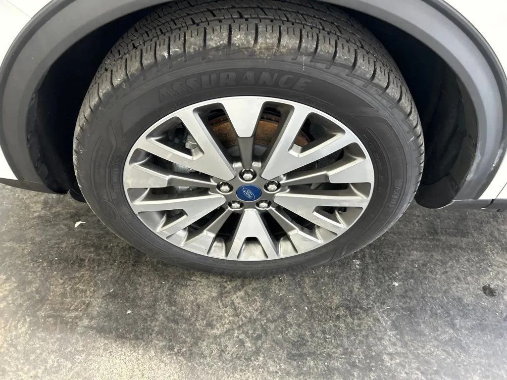 Ford Escape photo 8