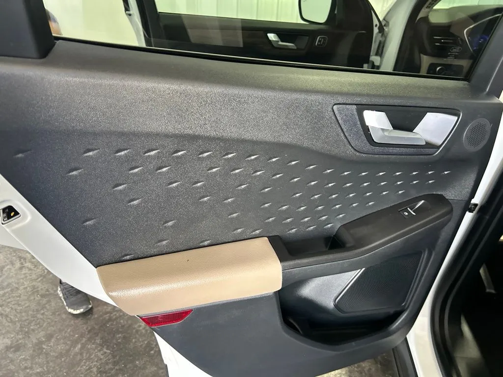 Ford Escape photo 18