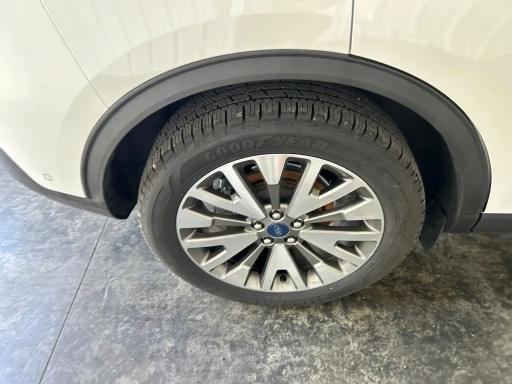 Ford Escape photo 10