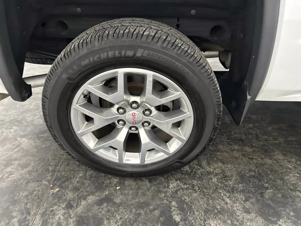 GMC Sierra photo 5