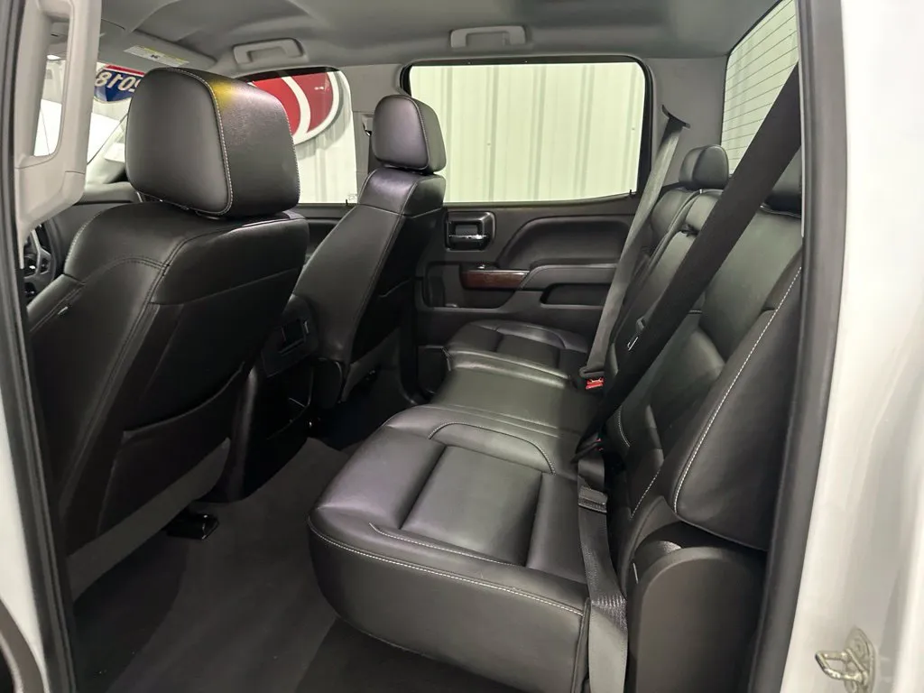 GMC Sierra photo 17