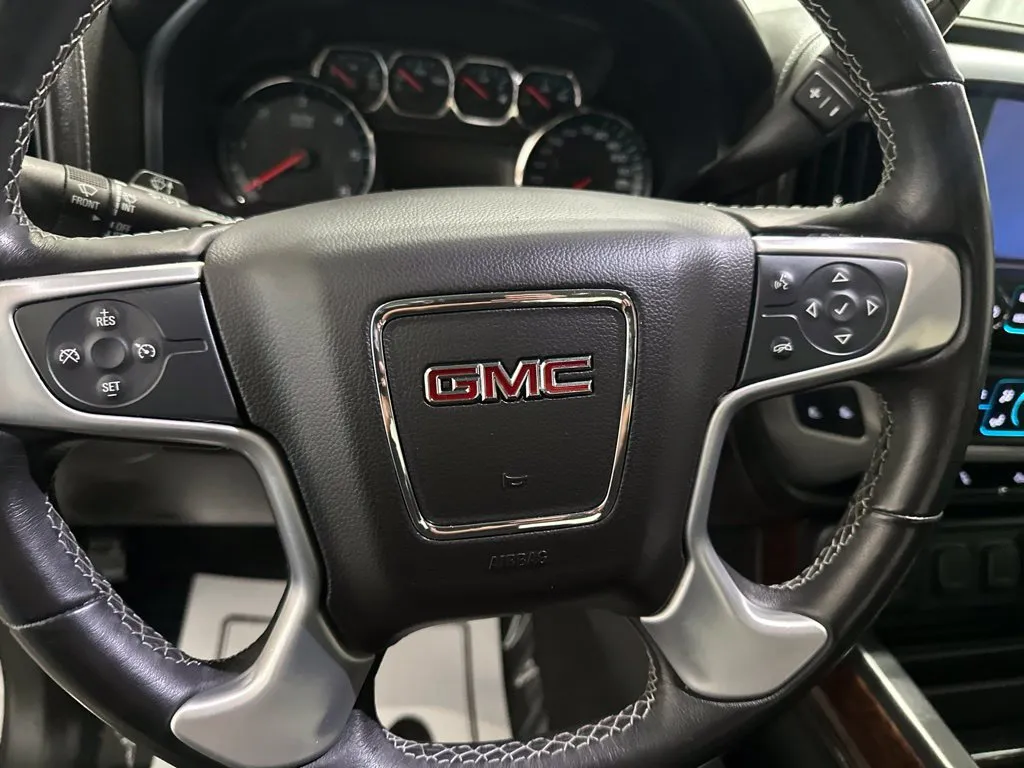 GMC Sierra photo 19